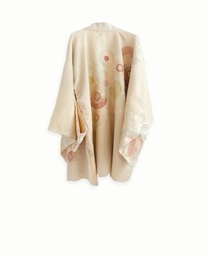 Image of Kort kimono dame af silke med pastelmetalisk cirkelblomster / 'Too Fairy..'