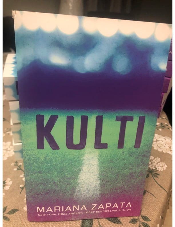 [IMPERFECT/DAMAGED] Signed Paperback "Kulti" Special Edition