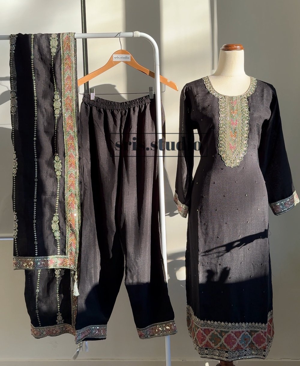 Image of Black kurta three piece set