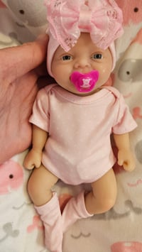 Image 3 of Preemie 7inch/20cm full body silicone doll, custom eyes colour 