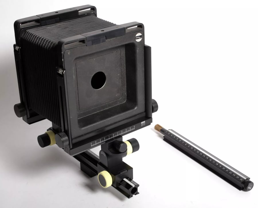 Image of Arca Swiss Discovery 4X5 camera with extension rail (171mm boards)