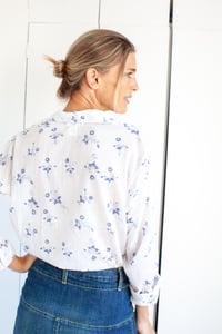 Image 2 of KC Classic Shirt Small Floral