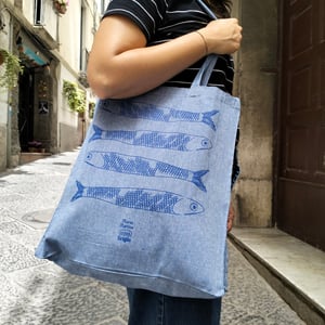 Shopper azzurra alici