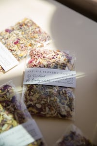 Image 2 of Biodegradable flower confetti 
