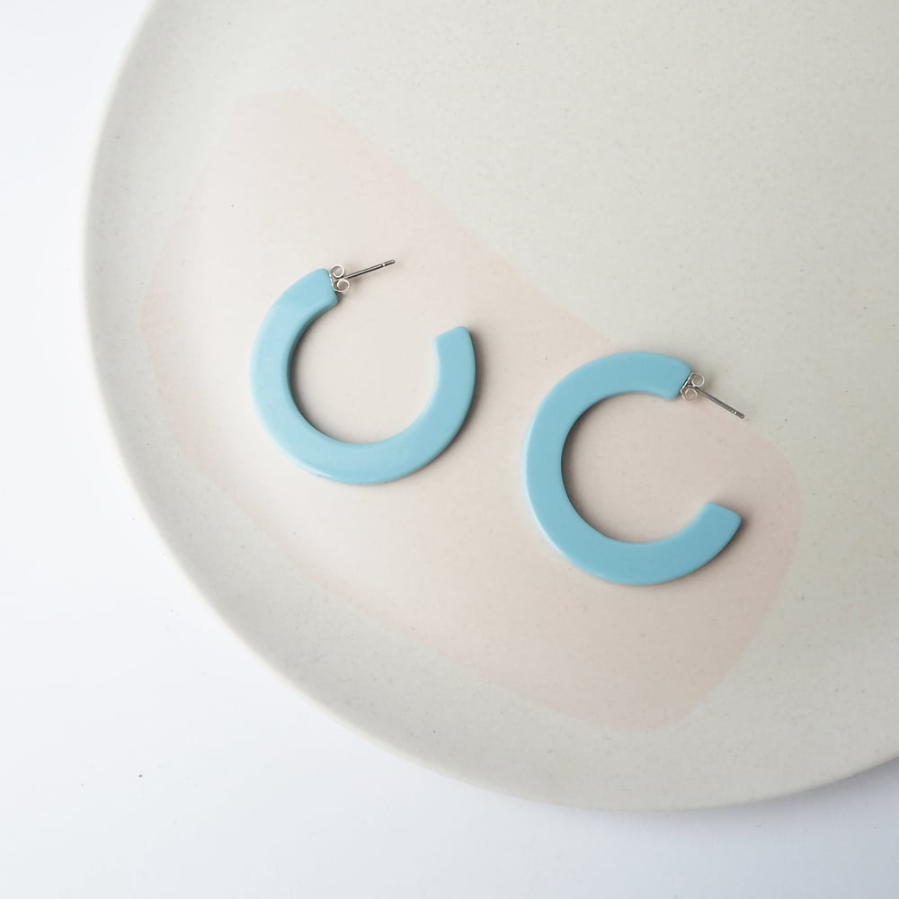 Image of Lux Midi Hoop Earrings