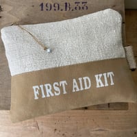 Image 1 of Pochette plate « First Aid Kit ».