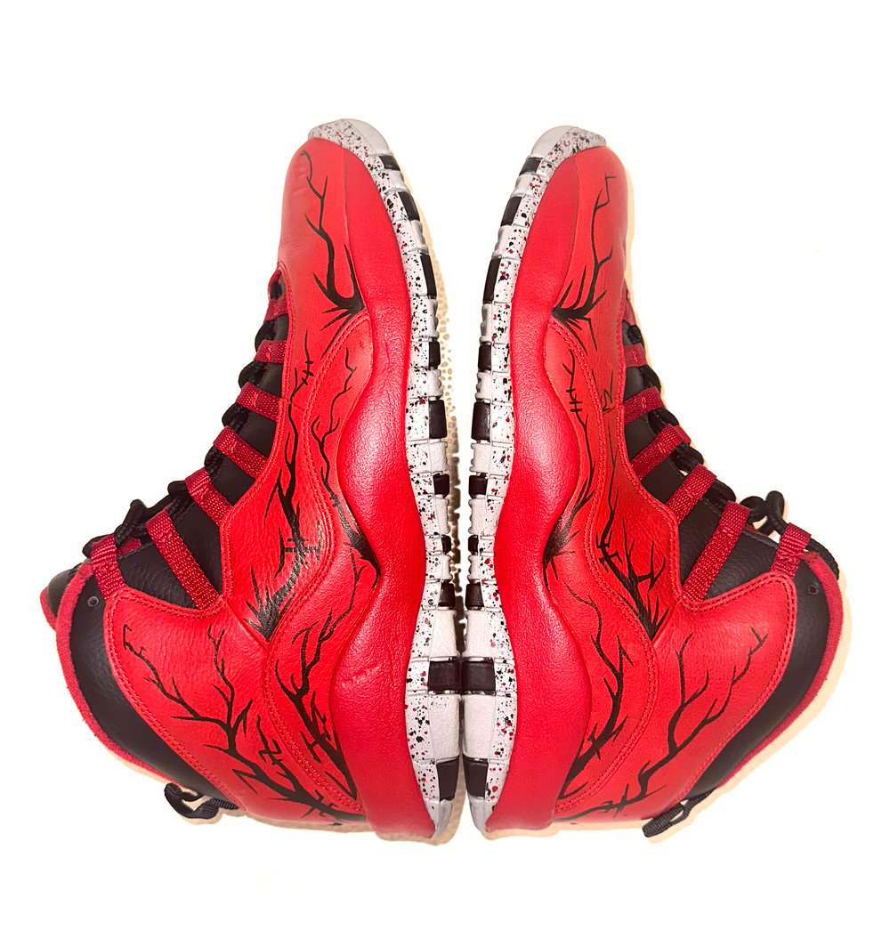 Image of JORDAN 10 CUSTOM SIZE 10 1OF1 BULLS OVER BROADWAY