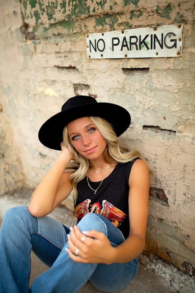 Image of Classic Senior Session (remaining balance)
