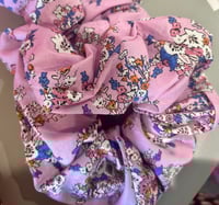 Image 3 of Flower Super Duper Scrunchie 🌸