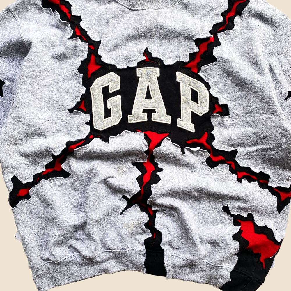 REWORKED GAP CRACKED GREY MISTY SWETSHIRT SIZE XL