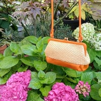 Image 9 of Sac Pochette MARQUISE en raphia & cuir Orange