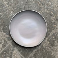 Image 1 of Grande assiette creuse — mauve 2