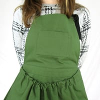 Image 4 of NEW! Gardeners Apron with Pouch Pocket & Special Pockets for Secateurs and Phone. Green Canvas 26:1