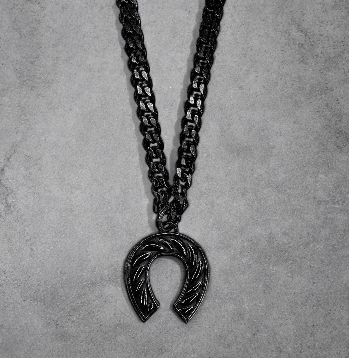 STEEL LUCKY NECKLACE 