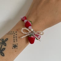 Strawberry Shake bracelet