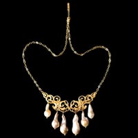 Image 2 of NUAGES BAROQUE Collier - Big Rose Pearls