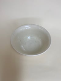 Image 2 of salad bowl -white