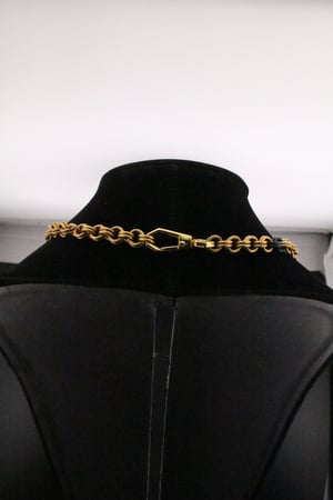 Orojo (GoldenEye) Amulet