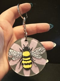 Image 3 of Bee keychain