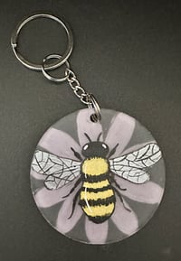 Image 1 of Bee keychain