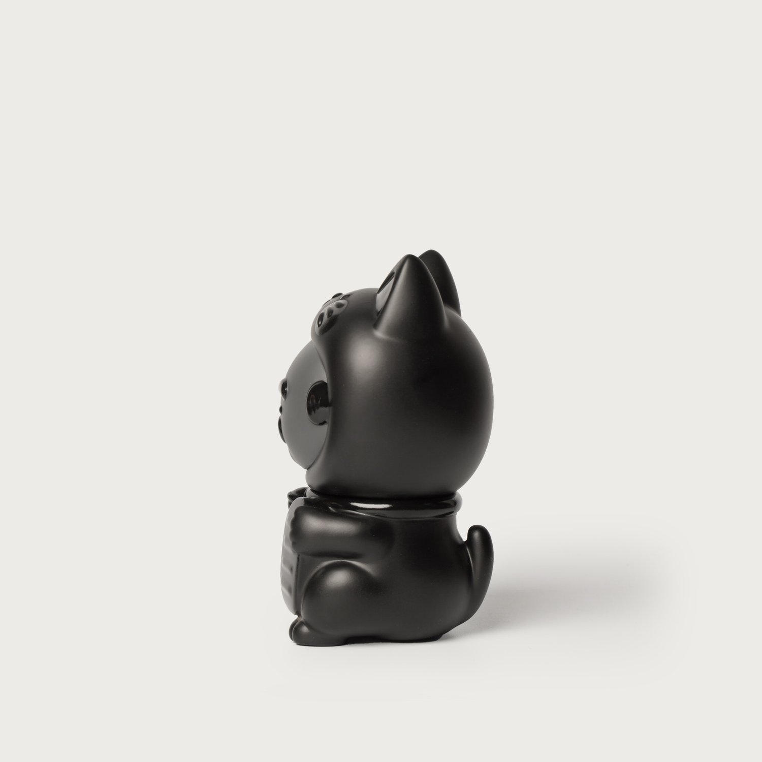 Image of CHUBBY OJISAN LUCKY CAT  IN BLACK