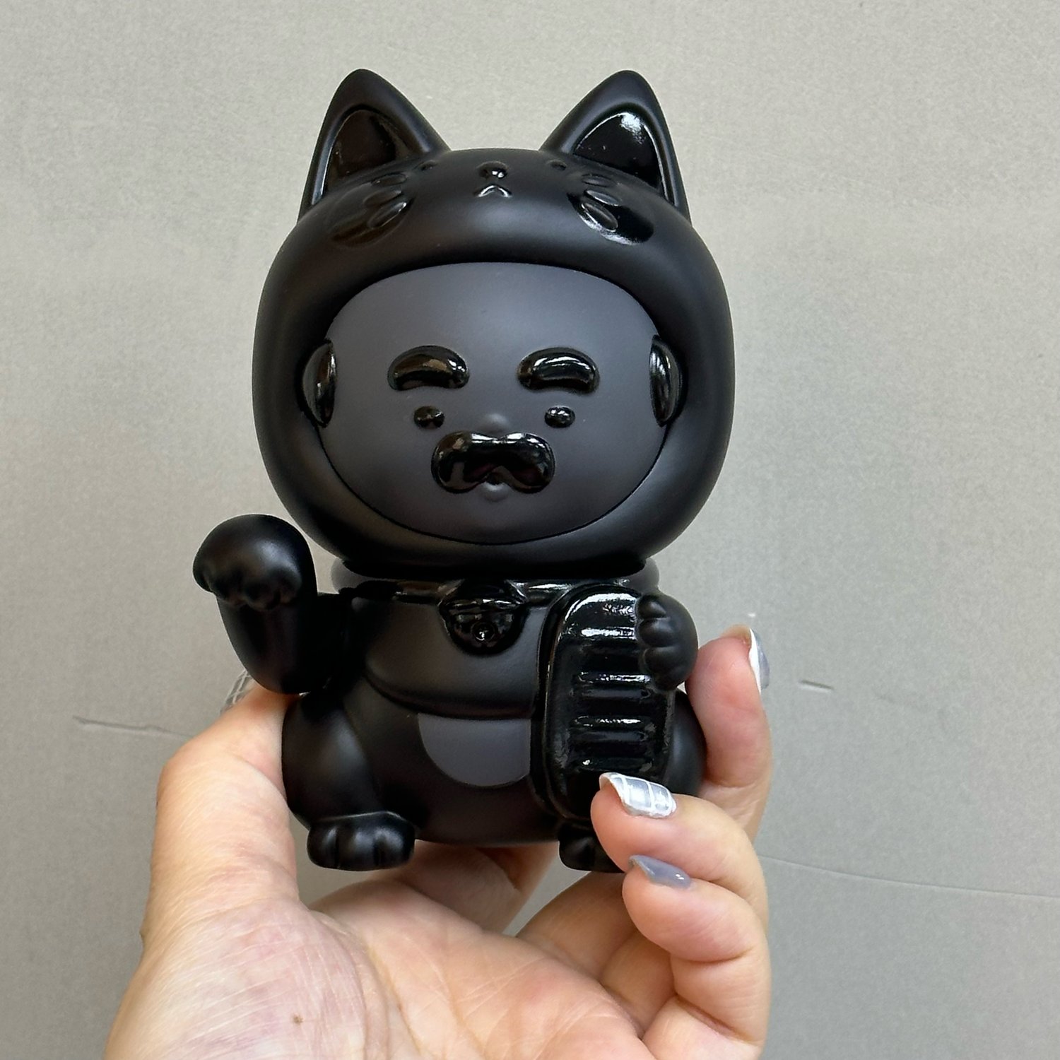 Image of CHUBBY OJISAN LUCKY CAT  IN BLACK