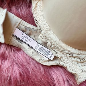 Image of Size 38D/36DD - Victoria's Secret Dream Angels Lined Demi Bra