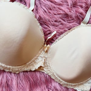 Image of Size 36D/34DD - Frederick's of Hollywood Vintage Beige Lace Bra 