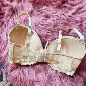 Image of Size 36D/34DD - Frederick's of Hollywood Vintage Beige Lace Bra 