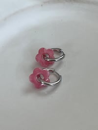 Image 4 of Stainless Steel Resin Flower Huggies