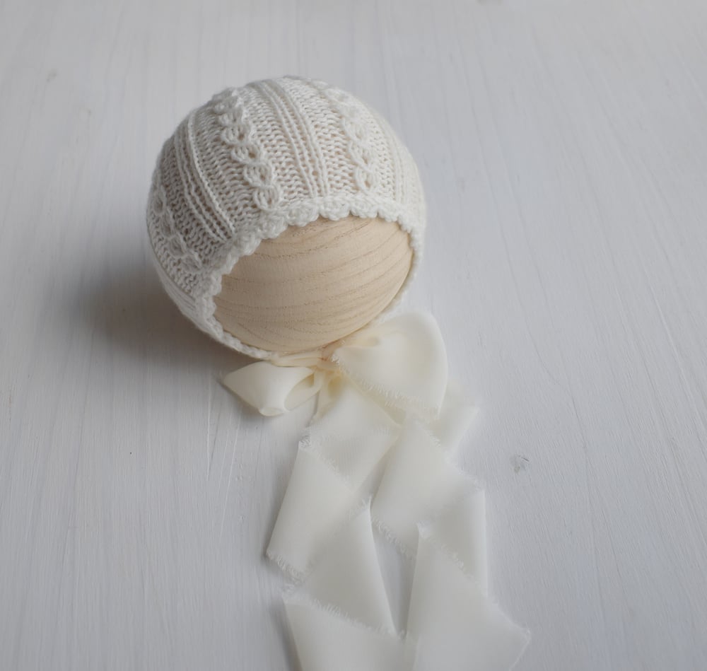 Image of Cream Vintage Inspired Bonnet