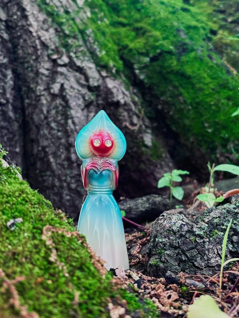 Image of Hyper Cryptid Sofubi Series 1:  The Flatwoods Monster Glow In The Dark