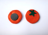 Image 2 of Tomato Magnet