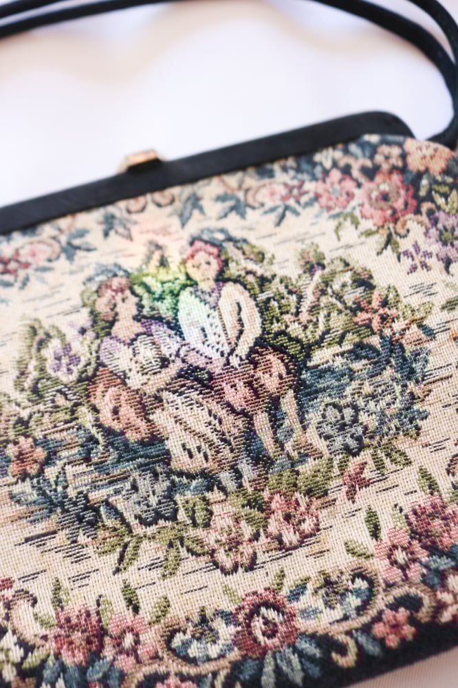 Image of Vintage Floral Garden Tapestry Clap Purse with Change Purse
