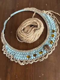 Image 4 of COLLAR DE HILO DE SEDA Y YUTE