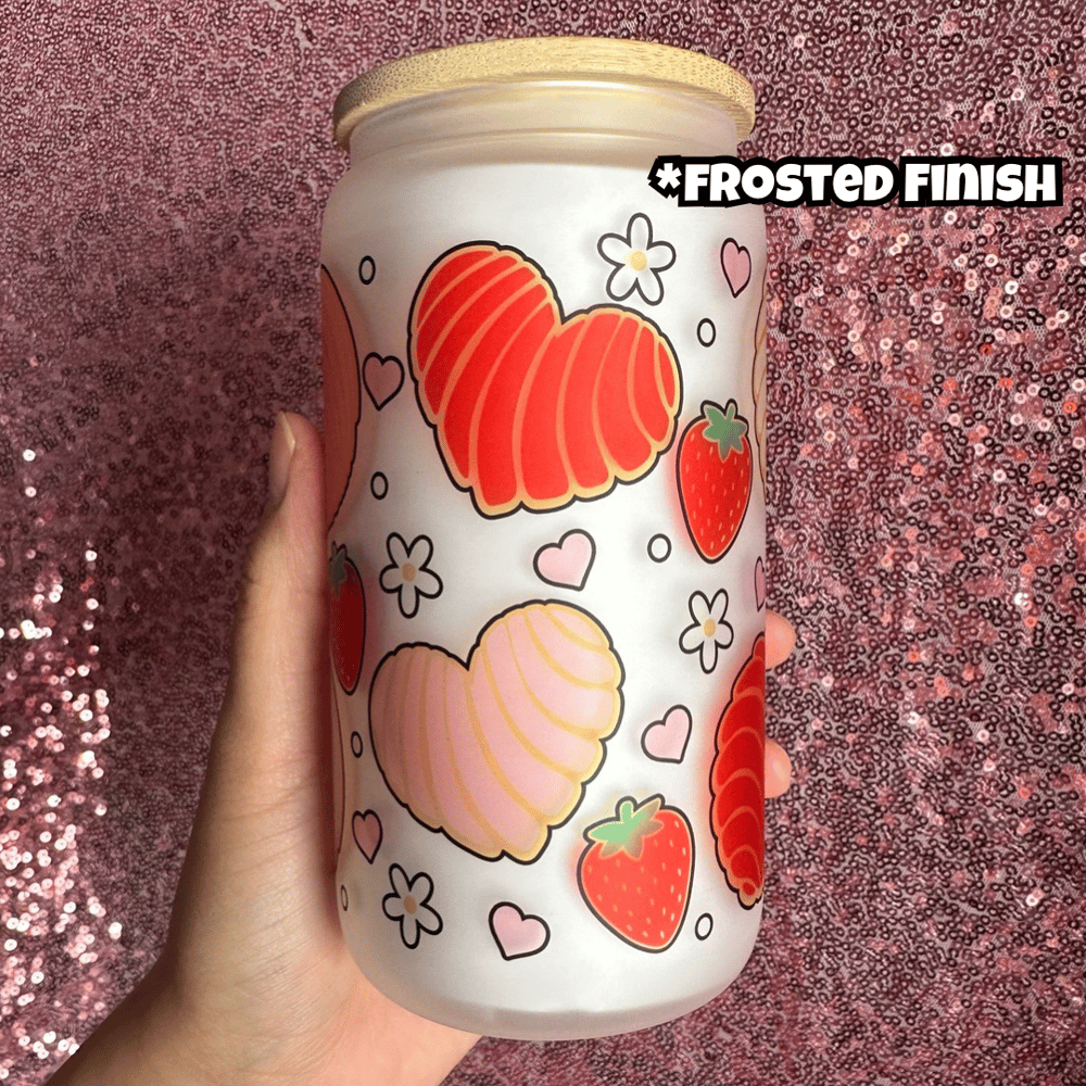 Image of Strawberry Concha 16oz Glass Cup🍓