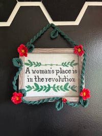 REVOLUTION // Cross Stitch Macrame Flowers
