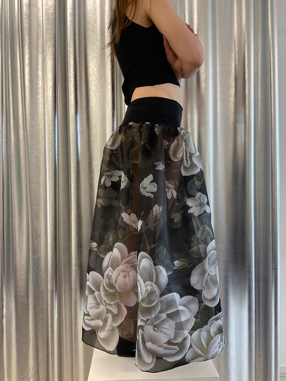 Bella organza skirt with flowers print 