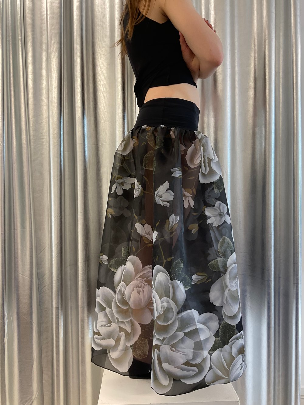 Bella organza skirt with flowers print 