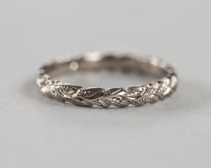 Image of 18ct White Gold 3mm laurel leaf carved ring