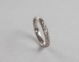 Image of 18ct white gold 3mm 'Barleycorn' ring