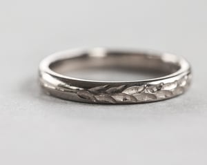 Image of 18ct white gold 3mm 'Barleycorn' ring