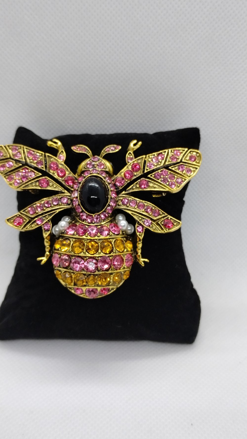 Bee-dazzled Broch 