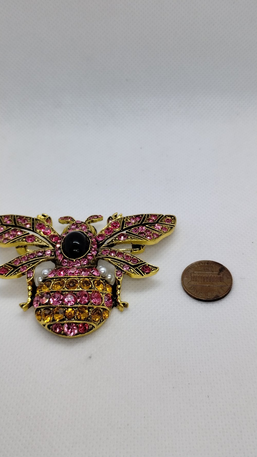 Bee-dazzled Broch 