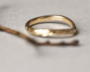 Image of 18ct Yellow gold 2mm ‘Olive leaf’ engraved Wishbone ring