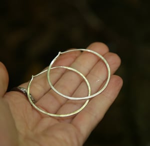 Image of Simple hoop earrings