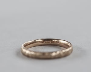 Image of 9ct Yellow gold 3mm horn texture ring