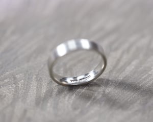 Image of 9ct white gold, 4mm flat court, matte ring