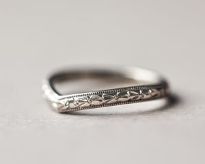 Image of 18ct White gold 2.5mm primavera wishbone ring