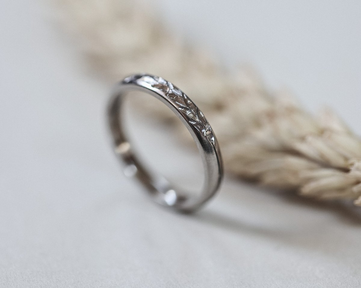 Image of 18ct white gold 3mm 'Barleycorn' ring